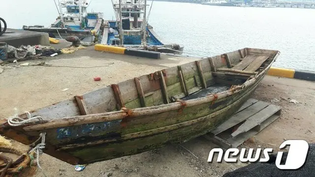 韓国海上警察が去る11～12日、日本海（韓国名:東海）上で漂流していた北朝鮮船舶3隻を発見し、北朝鮮船員8人を救助したことが15日、確認された。