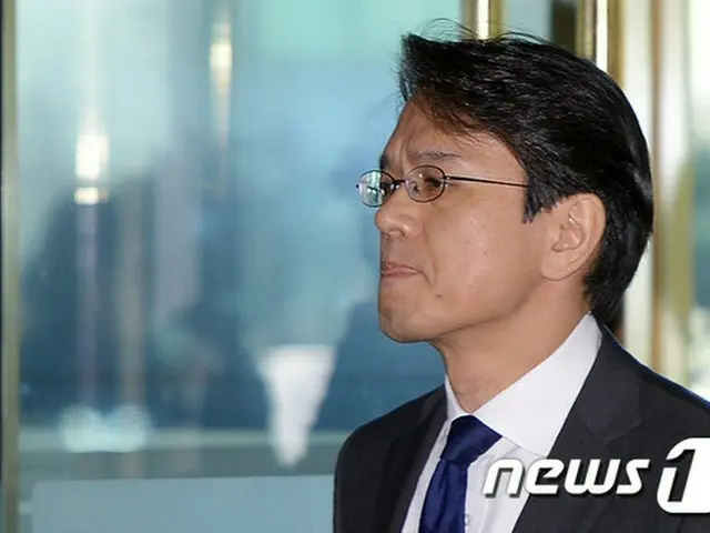 韓国外交部は29日午後、稲田朋美防衛大臣が靖国神社を参拝したことを受けて、在韓日本大使館の丸山浩平総括公使代理を呼んで抗議した。