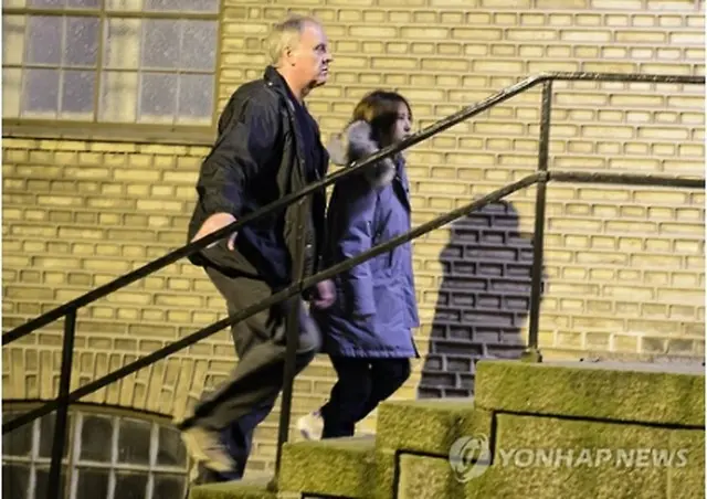 デンマークで身柄を拘束されたチョン・ユラ容疑者（右）＝（ＡＰ＝聯合ニュース）