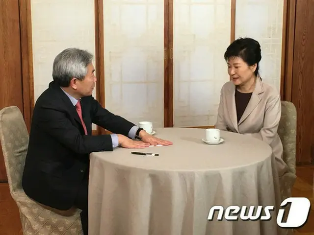 韓国の朴槿恵（パク・クネ）大統領は25日、弾劾訴追案が可決してから初めてマスコミとのインタビューをおこない、保守派のインターネット放送「チョン・ギュジェTV」で配信された。（提供:news1）
