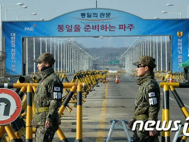 来る10日、開城（ケソン）工業団地操業が全面中断されてから1年を迎える中、韓国政府は「開城工業団地再開問題が議論されるためには、北の核状況に意味ある変化がなければならない」と明らかにした。