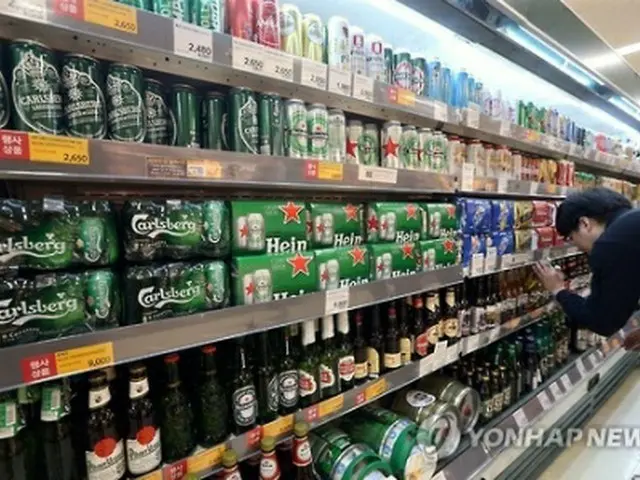 大手スーパーの輸入ビールコーナー（資料写真）＝（聯合ニュース）