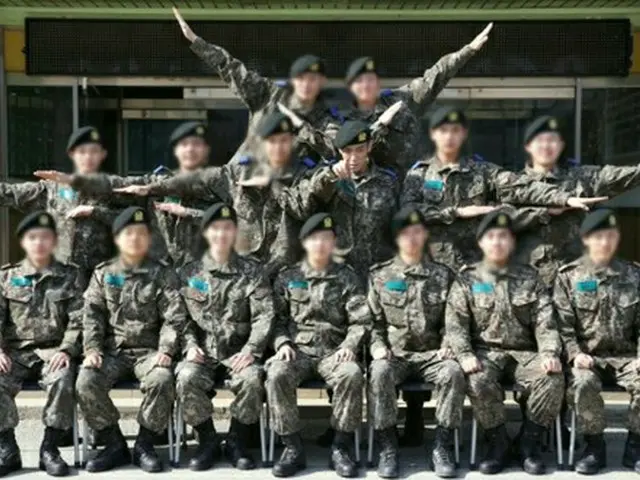 韓国人気アイドルグループ「BIGBANG」T.O.P（29）の訓練所の姿が公開された。（出処:陸軍HP）