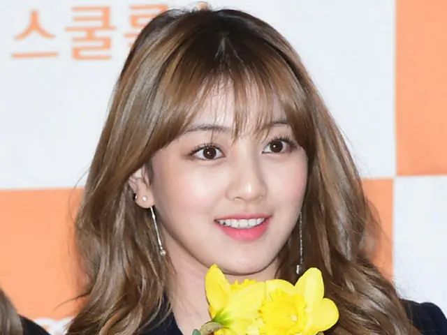 韓国ガールズグループ「TWICE」ジヒョがひざに異常が発見され、グループ日程に一部参加しないことがわかった。(提供:news1)