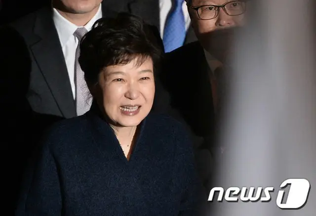 朴槿恵（パク・クネ）前大統領側が15日、韓国検察の召喚通知と関連し「検察が要請した日時に出席し、誠実に調査を受ける」と明らかにした。（提供:news1）