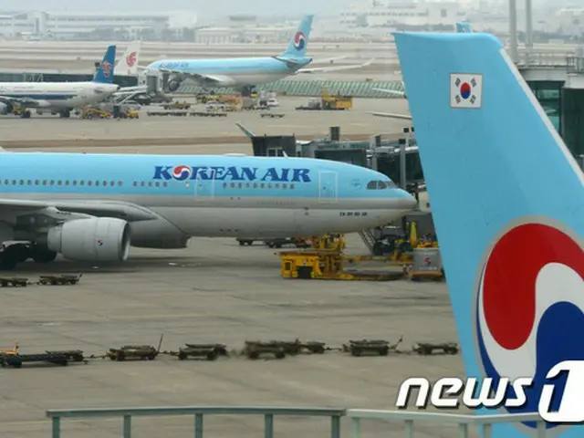 大韓航空－大阪行き、離陸前に降着装置に異常発見＝代替機を投入