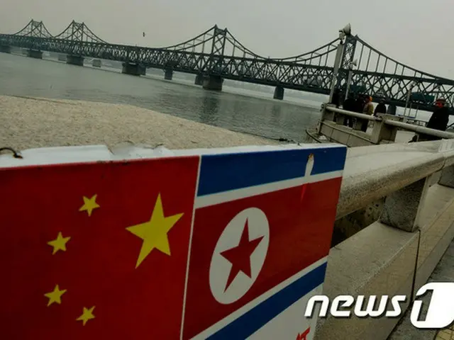 中国の対北制裁が強化される中、中国政府が中朝交易の象徴である中朝友誼橋（鴨緑江大橋）を暫定的に閉鎖する法案を検討していることが分かった。