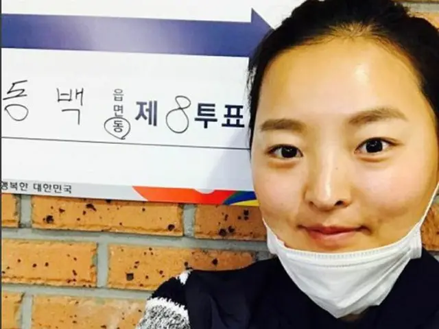 昨年、韓国女子プロゴルフ（KLPGA）大賞を受賞したコ・ジンヨン（21）が第19代大統領選挙の投票をおこなった。（提供:news1）