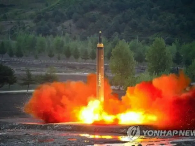 北朝鮮の新型ミサイル「火星１２」（資料写真）＝（聯合ニュース）