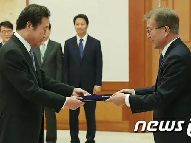 韓国の文在寅（ムン・ジェイン）大統領の支持率が84%と歴代最高記録（金泳三（キム・ヨンサム）大統領の83%）を更新したことが分かった。