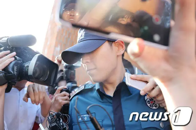 大麻吸煙容疑を受ける「BIGBANG」T.O.P（29、本名:チェ・スンヒョン）の義務警察としての職位が解除された。