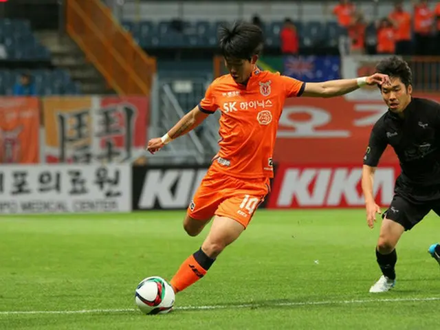 ＜サッカー＞韓国代表ユン・ビッカラム、中国スーパーリーグからレンタル料なしで古巣・済州へ