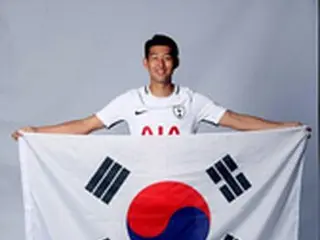 ソン・フンミン‐ク・ジャチョル‐チ・ドンウォン、光復節迎え太極旗持って“韓国万歳”