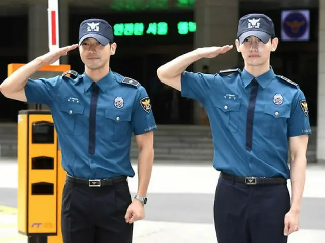 韓国の人気グループ「東方神起」チャンミン（29）と「SUPER JUNIOR」チェ・シウォン（30）がそろって軍服務を終えた。