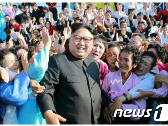北朝鮮の金正恩（キム・ジョンウン）労働党委員長が秋夕（チュソク、旧盆）連休を控え、果樹園を視察する民生活動をおこなった。