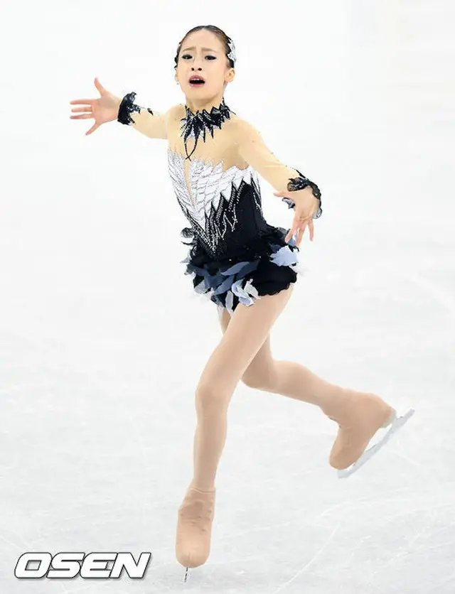 韓国女子フィギュアスケートの期待株ユ・ヨン（13）が初出場したジュニアグランプリ大会で4位となった。