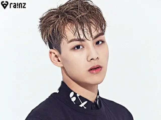 韓国Mnetの「プロデュース101(PRODUCE 101)シーズン2」に出演していた練習生を集めたプロジェクトグループ「RAINZ」のソ・ソンヒョクが、疲労蓄積と過労で病院に入院していることがわかった。(提供:OSEN)