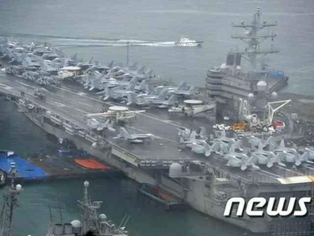 米韓両国の海軍は16日から日本海と黄海で合同演習を開始した。空母講習団訓練や連合大特殊戦部隊作戦（MCSOF）訓練を実施し、朝鮮半島の緊張感が再び高まるものと見られる。