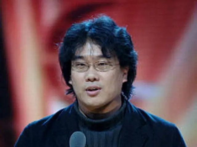 ポン・ジュノ監督。＜第5回大韓民国映画大賞＞では監督賞に輝いた＝2006（聯合）
