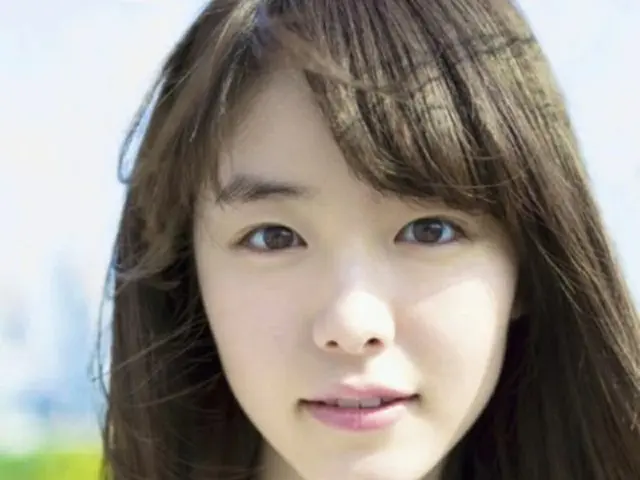 韓国歌手ナオル（Brown Eyed Soul）が今月カムバックする中、新曲ミュージックビデオ（MV）の主人公に日本の新人女優・唐田えりか（20）が抜てきされた。（提供:OSEN）