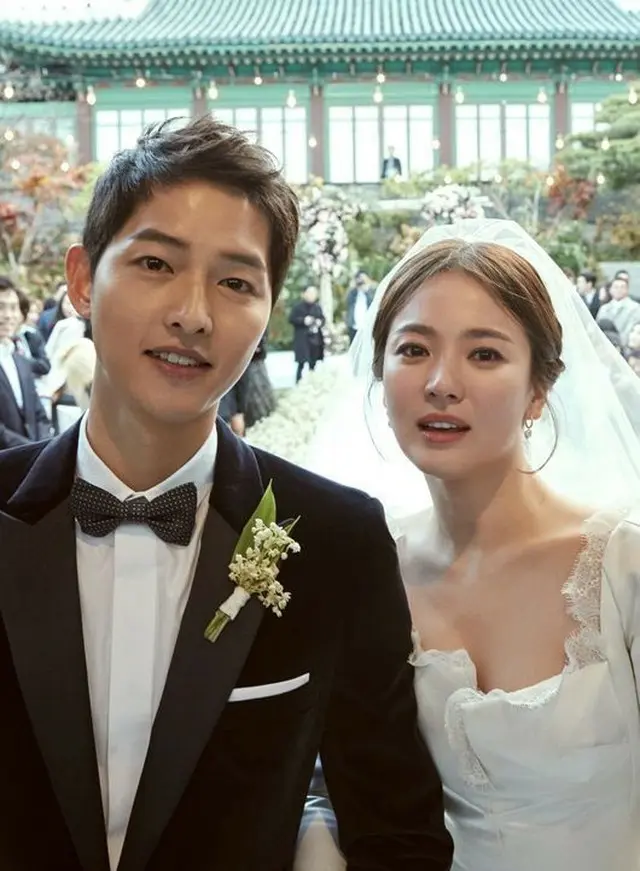 韓国俳優ソン・ジュンギと女優ソン・ヘギョ側が、新婚旅行を終えて帰国するという報道に対して立場を明らかにした。（提供:OSEN）