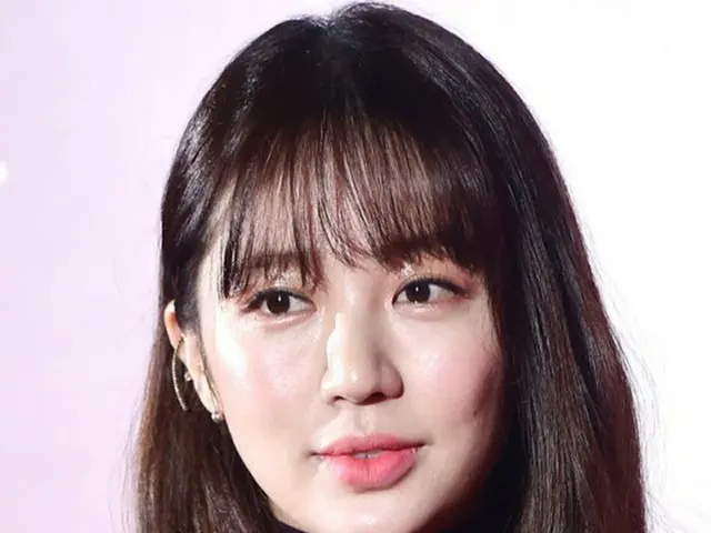 韓国女優ユン・ウネ（33）がtvNバラエティ「対話が必要なペット」で国内復帰を果たす。