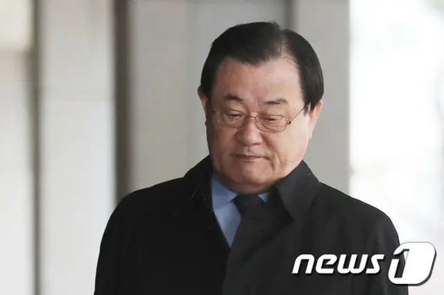 韓国検察が15日、イ・ビョンギ元国家情報院（国情院）長（70）に対する逮捕状を請求した。