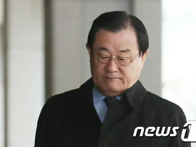 韓国検察が15日、イ・ビョンギ元国家情報院（国情院）長（70）に対する逮捕状を請求した。