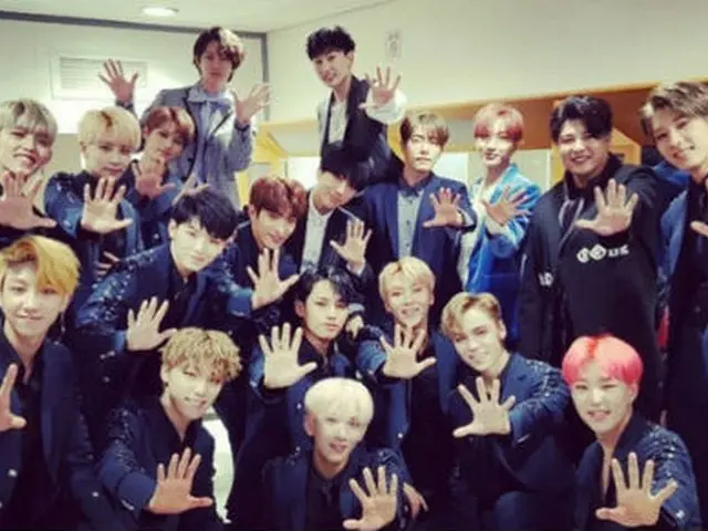 「SUPER JUNIOR」と「SEVENTEEN」が、ほほ笑ましい先輩後輩の姿を見せた。(提供:OSEN)