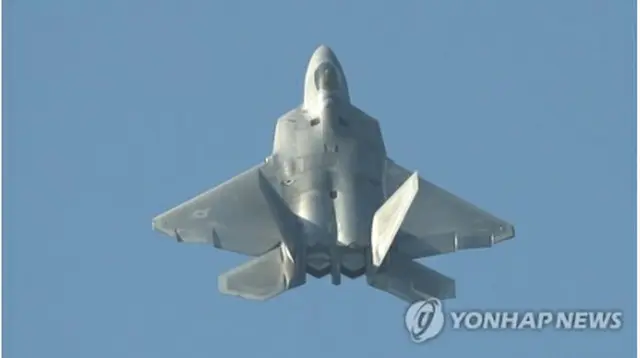 韓国上空を飛行するＦ２２（資料写真）＝（聯合ニュース）