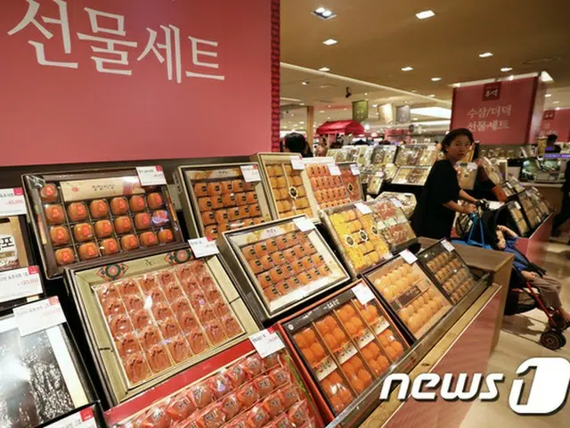 韓国において、最長10日間あった秋夕（チュソク/旧盆）の黄金連休に合わせて、予め贈り物の購入を済ます中、10月のオンラインショッピング取引額増加率が史上最低値を記録した。