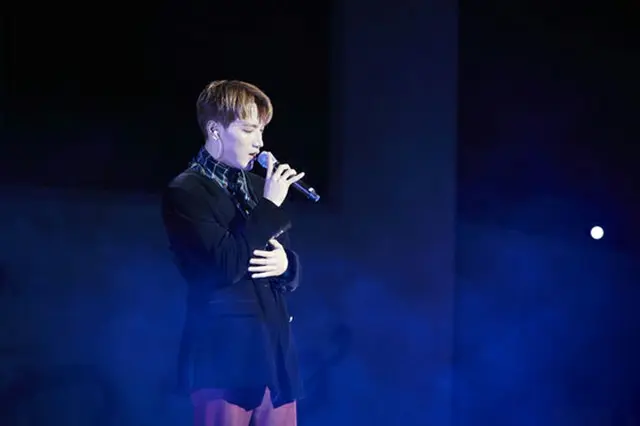 韓国ボーイズグループ「2PM」メンバーのJun.Kが、ソロミニアルバムの発売を記念してミニコンサート兼ファンミーティングを開催し、ファンに熱い愛を示した。（提供:OSEN）