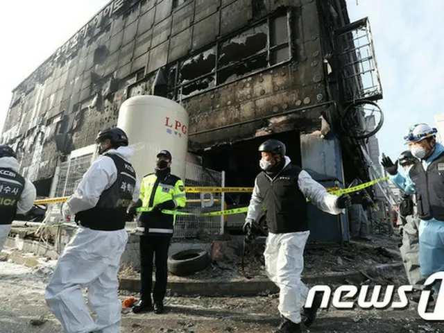 韓国・忠清北道・堤川市（チェチョンシ）のスポーツセンター火災により29人が死亡した中、負傷者数が2人増えて計31人となった。負傷者のうち危篤状態はいないと消防庁が明らかにした。（提供:news1）