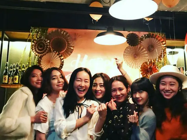 女優ソン・イェジンの誕生日パーティー、”豪華メンバー”が話題（提供:OSEN）