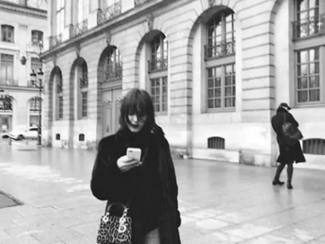 ソン・ヘギョが21日、自身のInstagramにパリでの写真を掲載した。（提供:OSEN）