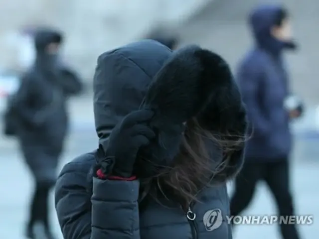 前日から厳しい寒さとなっている。２３日午前、ソウル市内の様子（資料写真）＝（聯合ニュース）