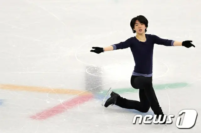フィギュアスケート男子シングルの韓国の期待株チャ・ジュンファン（16）が自身初の五輪の舞台に上がった。