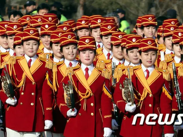 北朝鮮の吹奏楽団と応援団、旧正月連休の初日も江陵で公演