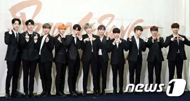 19日に2ndミニアルバムを発表した韓国ボーイズグループ「Wanna One」が、ネット放送にサプライズ出演した。（写真提供:news1）