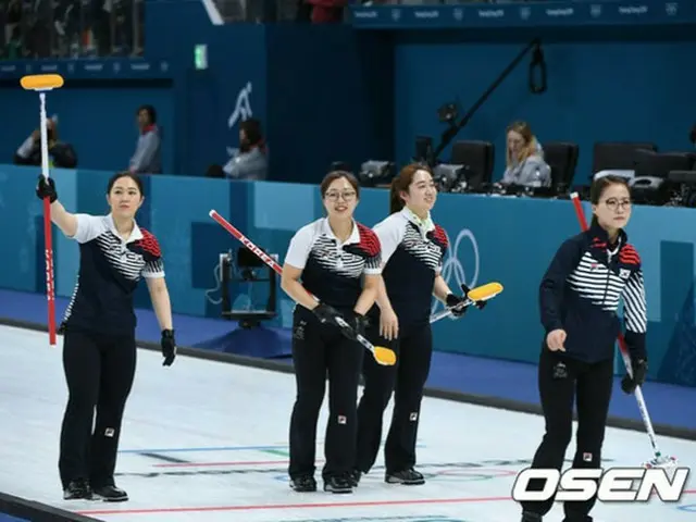 2018年平昌冬季オリンピック最高のスターである韓国女子カーリング代表チームが24日、BRAVO＆NEWとマネジメント契約締結を公式発表した。（提供:OSEN）