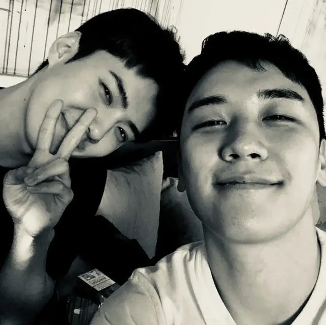 SEHUN（EXO）＆ V.I（BIGBANG）、友だち3年目の記念ショットが話題（提供:OSEN）