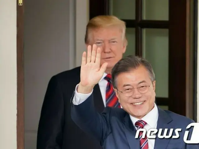 韓国の文在寅（ムン・ジェイン）大統領が韓米首脳会談など訪米日程を終えて、22日（現地時間）帰国の途に就いた。（提供:news1）