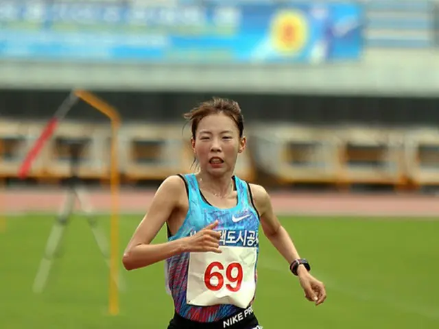 アン・スルギが女子陸上10000メートルで韓国新記録を樹立した。（提供:news1）