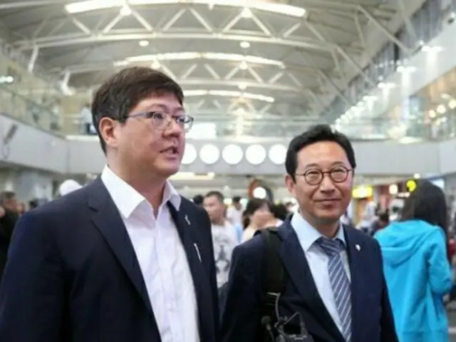 金弘傑氏（左）と金漢正氏（右）＝１６日、北京（聯合ニュース）