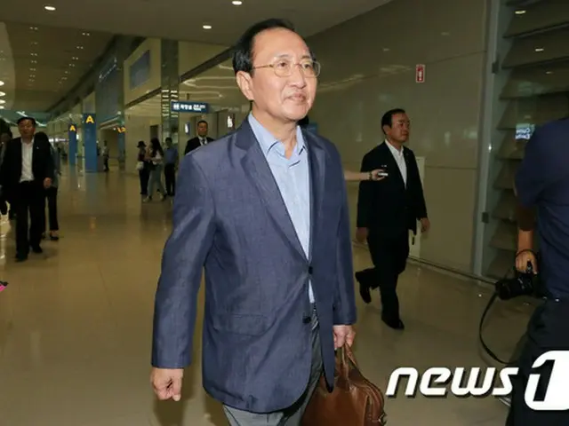 違法政治資金の授受疑惑を受ける、韓国・正義党の魯会燦（ノ・フェチャン）院内代表（61）が23日午前、ソウル中区（チュング）のマンションから飛び降りた。