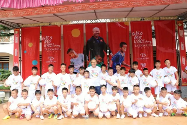 パク・ハンソ監督、10月にベトナムで慈善プログラムを実施（提供:news1）