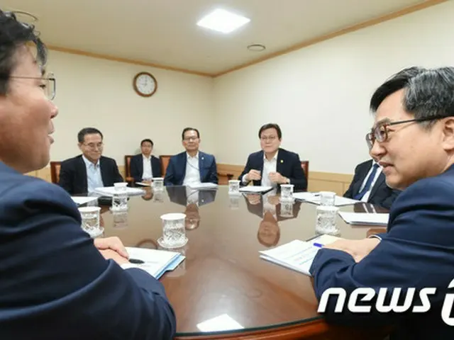 韓国政府、「労働時間短縮・最低賃金」政策修正・補完を議論（提供:news1）