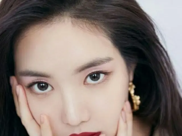 ソン・ナウン(Apink)とshu uemuraがタッグを組んだグラビアが公開された。(写真提供:OSEN)