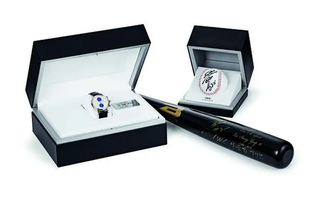 スイスの時計ブランドIWC、“イ・スンヨプ”スペシャルエディション時計をオークションに出品（提供:news1）