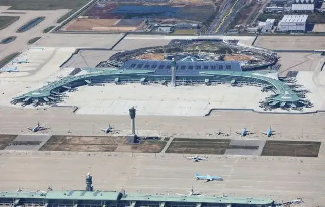 仁川国際空港公社は仁川国際空港第2旅客ターミナルが「2018韓国建築文化大賞」社会・公共部門大賞と「2018仁川広域市建築賞」大賞を受賞したと18日、明らかにした。（提供:news1）